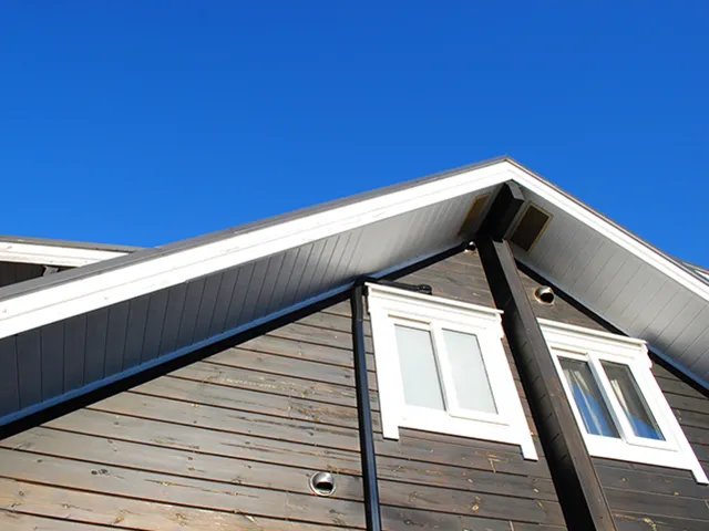 破風板・軒天の塗装したい