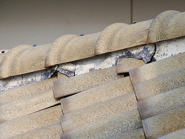 漆喰の剥がれ・崩れ