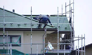 ①足場設置の様子