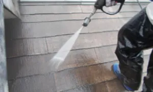 ②高圧洗浄の様子